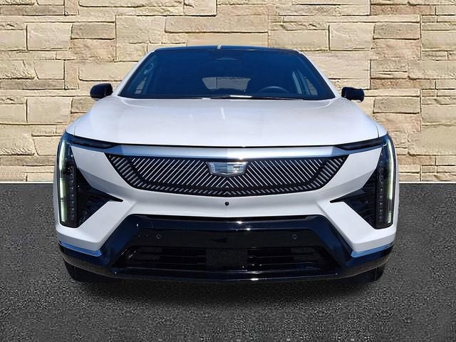 2025 Cadillac OPTIQ Luxury 2