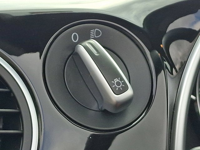 2013 Volkswagen Beetle Convertible 2.5L