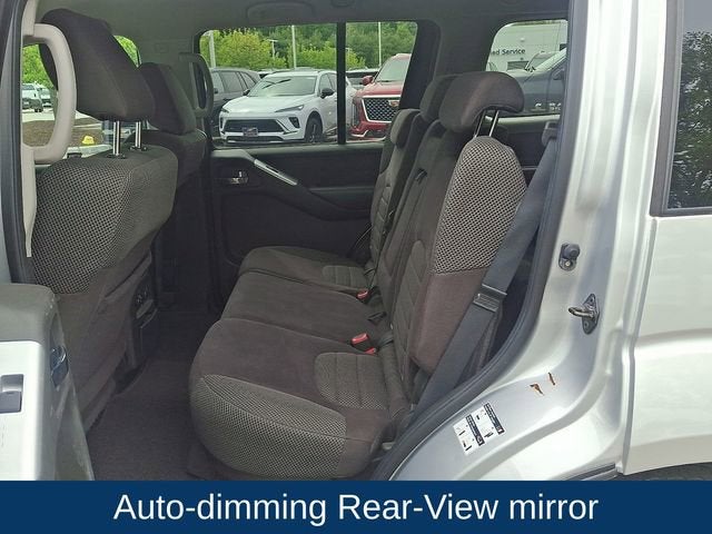 2011 Nissan Pathfinder SV