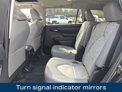 2023 Toyota Highlander Hybrid XLE Bronze