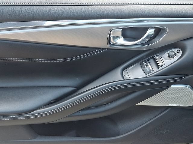 2021 INFINITI Q60 LUXE AWD