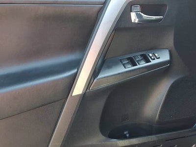 2017 Toyota RAV4 Hybrid XLE
