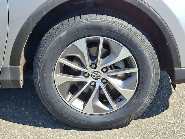 2017 Toyota RAV4 Hybrid XLE