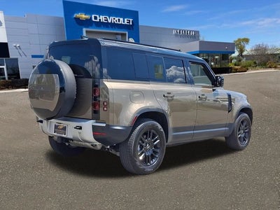 2025 Land Rover Defender 110 P300