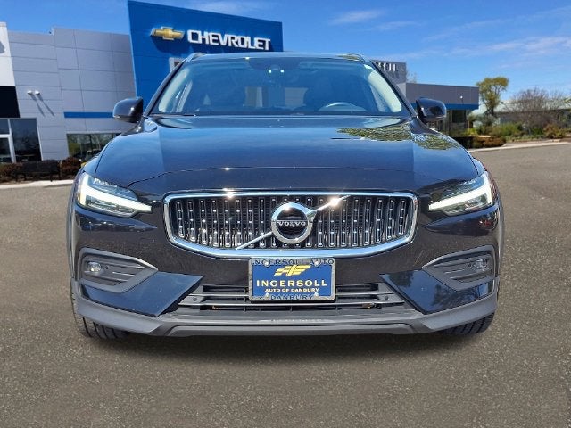 2022 Volvo V60 Cross Country T5