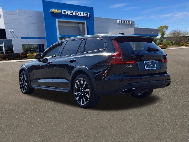 2022 Volvo V60 Cross Country T5