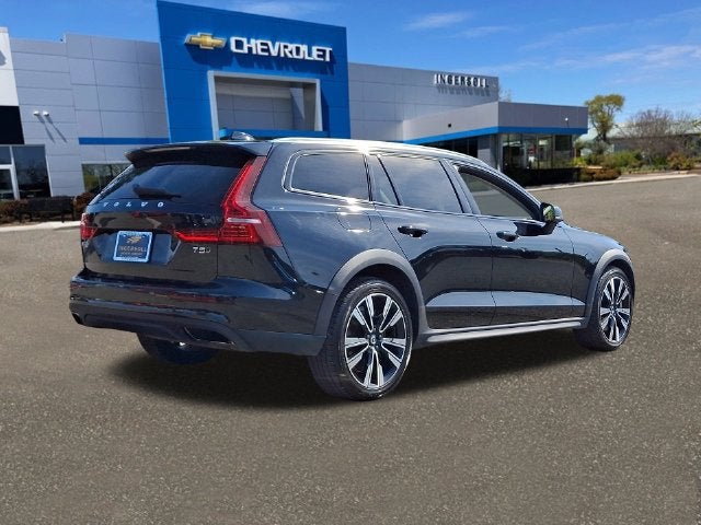 2022 Volvo V60 Cross Country T5