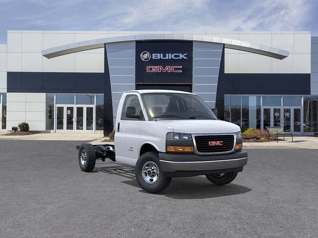 2026 GMC Savana Cutaway 3500 1WT