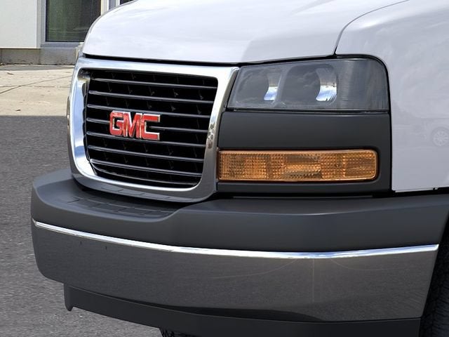 2026 GMC Savana Cutaway 3500 1WT