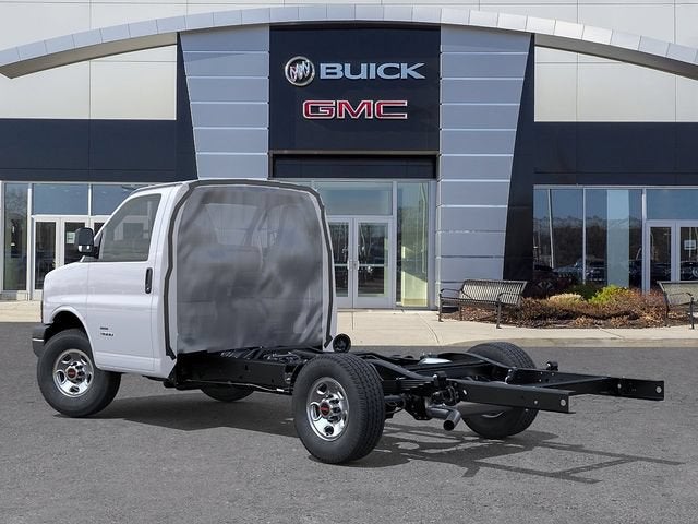 2026 GMC Savana Cutaway 3500 1WT