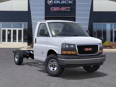 2026 GMC Savana Cutaway 3500 1WT