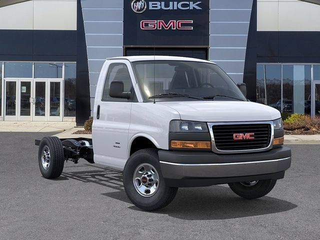 2026 GMC Savana Cutaway 3500 1WT