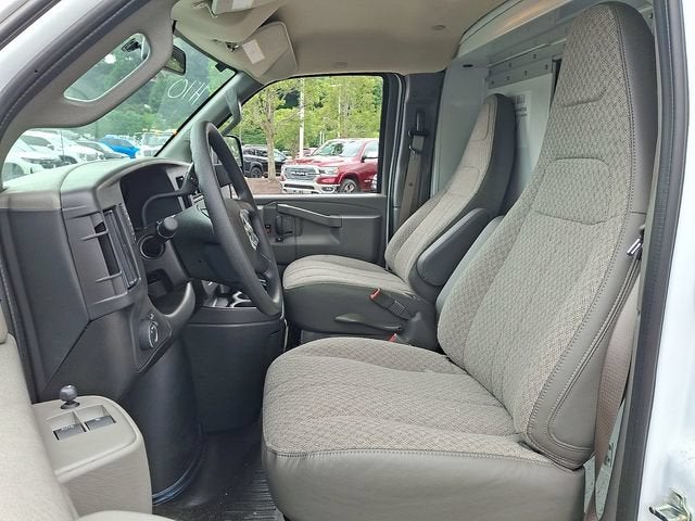 2026 GMC Savana Cutaway 3500 1WT