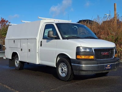 2025 GMC Savana Cutaway 3500 1WT