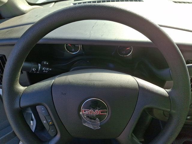 2025 GMC Savana Cutaway 3500 1WT