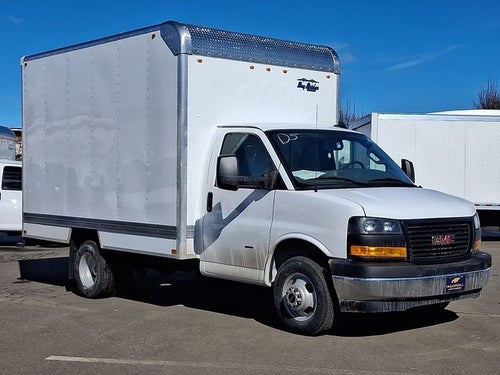 2025 GMC Savana Cutaway 3500 1WT