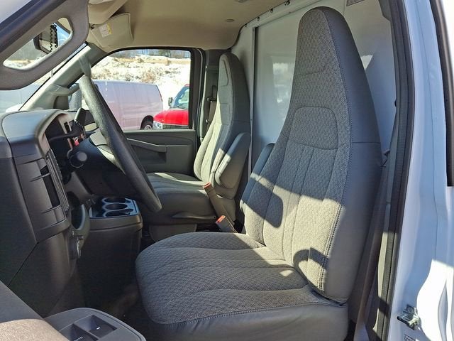 2025 GMC Savana Cutaway 3500 1WT