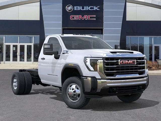 2026 GMC Sierra 3500 HD Chassis Cab Pro