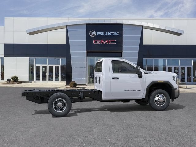 2026 GMC Sierra 3500 HD Chassis Cab Pro