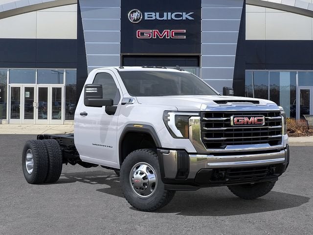 2026 GMC Sierra 3500 HD Chassis Cab Pro