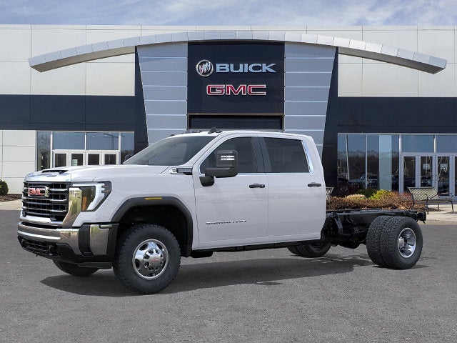 2026 GMC Sierra 3500 HD Chassis Cab Pro