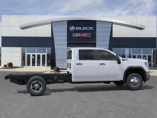 2026 GMC Sierra 3500 HD Chassis Cab Pro