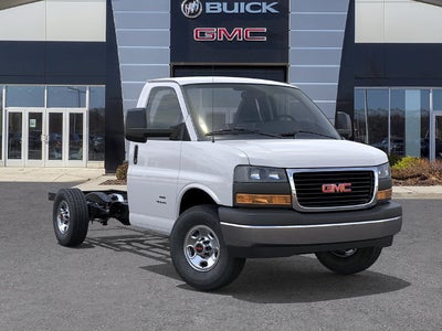 2026 GMC Savana Cutaway 3500 1WT