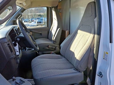 2025 GMC Savana Cutaway 3500 1WT