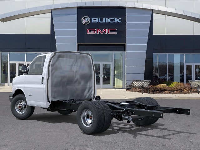 2026 GMC Savana Cutaway 3500 1WT
